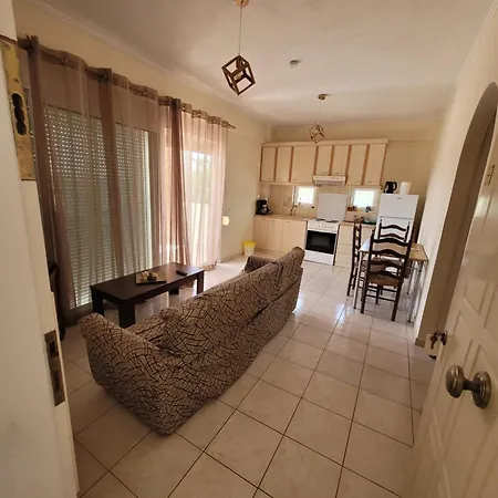 Ostria Seaside アパートホテル 4*