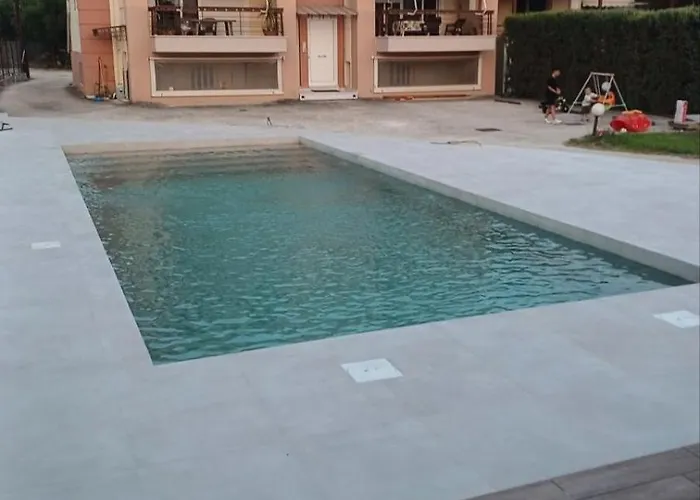 Ostria Seaside Aparthotel Patras