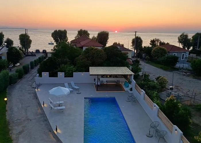 Ostria Seaside Aparthotel 4*